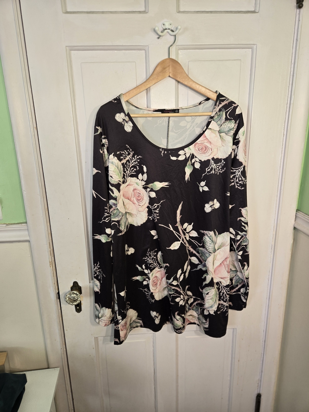 Azalea Black Floral Scoop Neck Long Sleeve Top with Pink Rose Print Size 1x